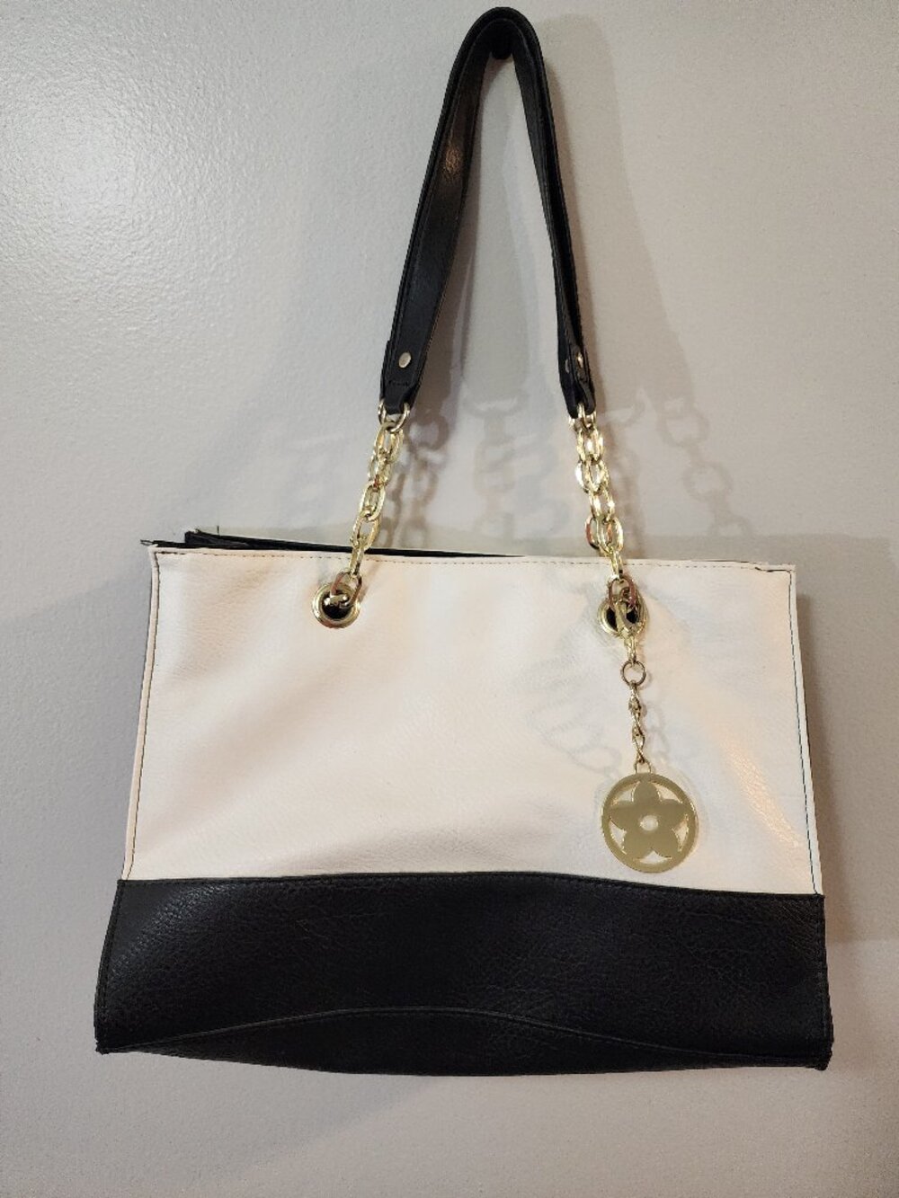 Bueno purse Black White Colorblock Shoulder Tote Bag Gold Chain Strap